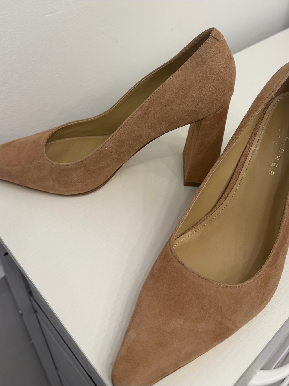 Marc Fisher Seude Nude Women's 3.75”Block Heel Pumps - Picture 3 of 6